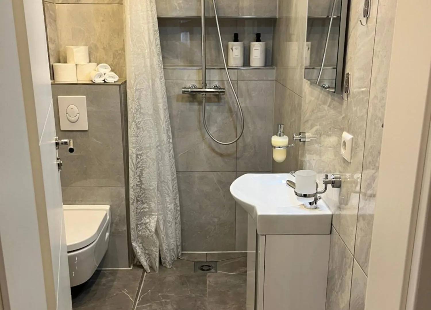 Apartment Hukic Mit 2 Schlafzimmer Blankenfelde-Mahlow